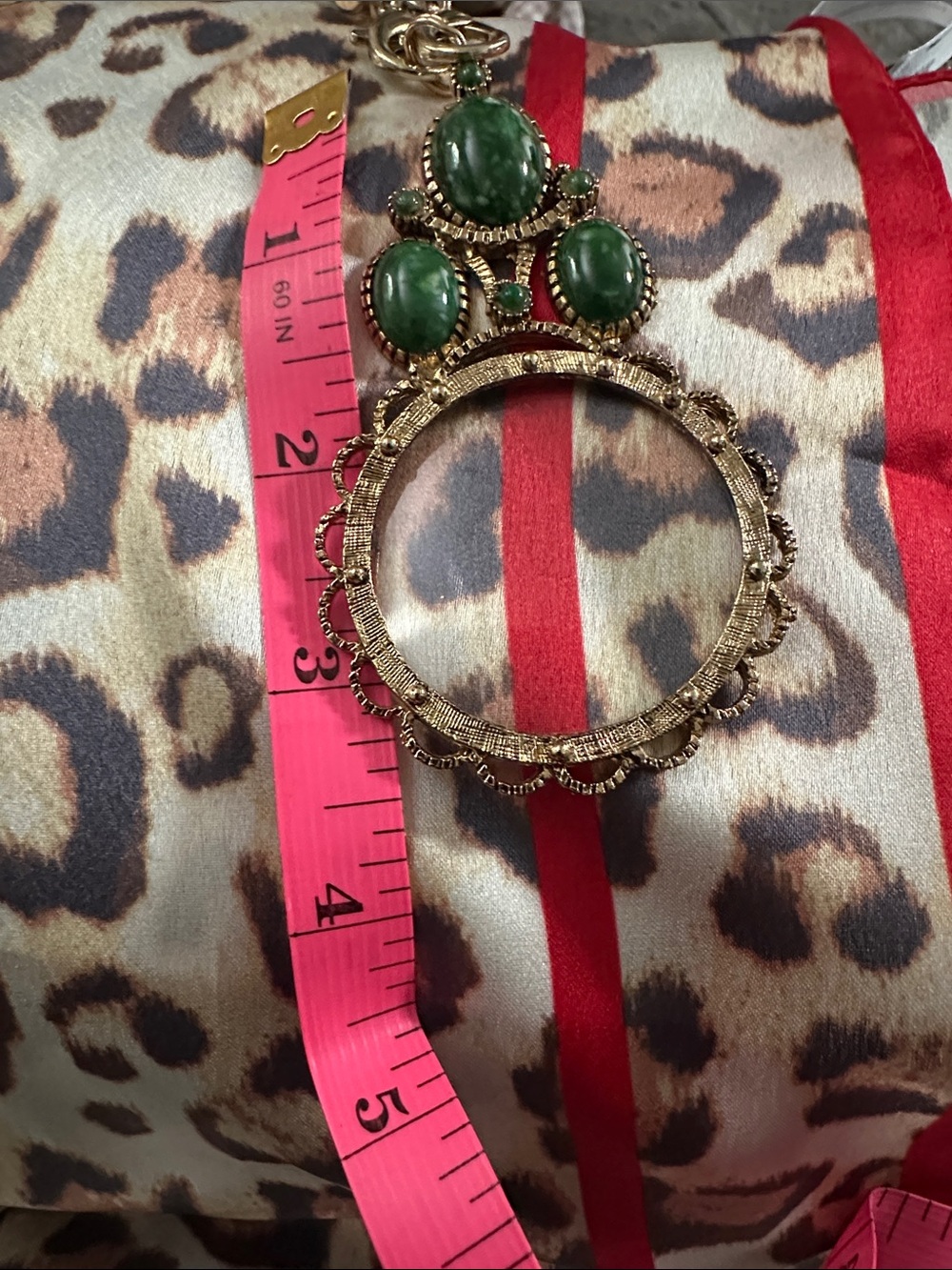 Magnifying necklace